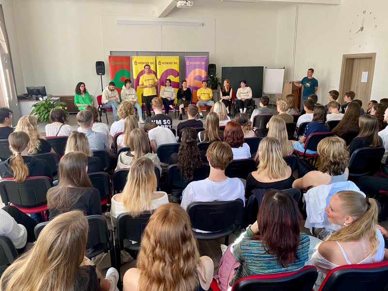 Studenti Krkonošského gymnázia ve Vrchlabí se zapojili do projektu H3KNISE