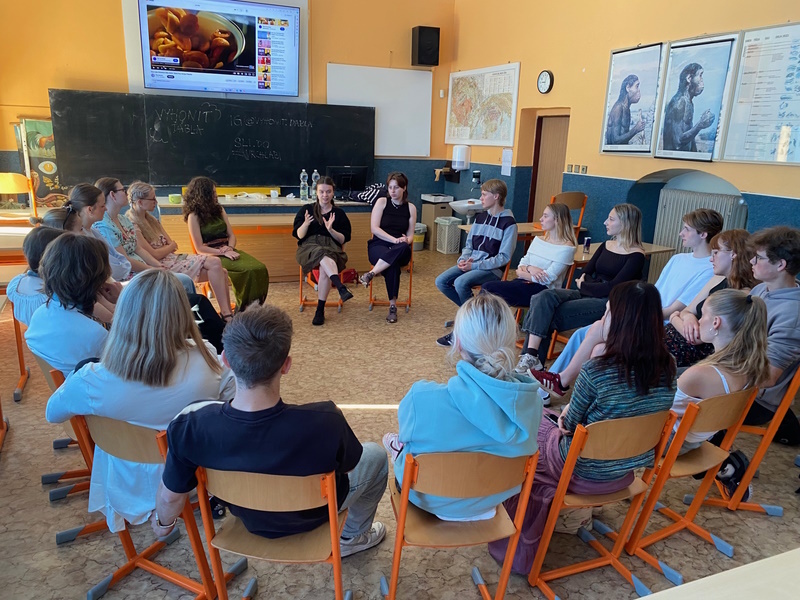 Studenti Krkonošského gymnázia ve Vrchlabí se zapojili do projektu H3KNISE
