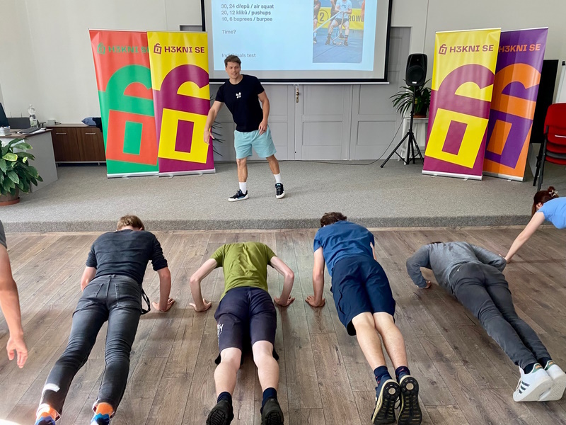 Studenti Krkonošského gymnázia ve Vrchlabí se zapojili do projektu H3KNISE